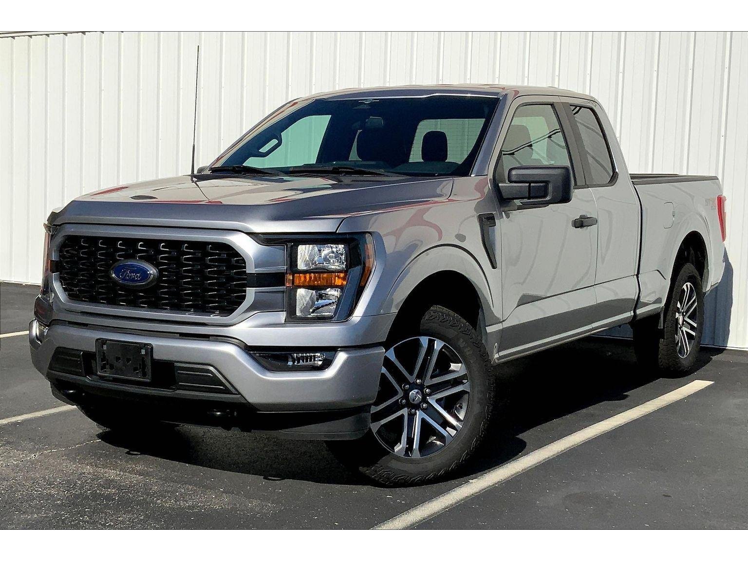 2023 Ford F-150 XL's photo