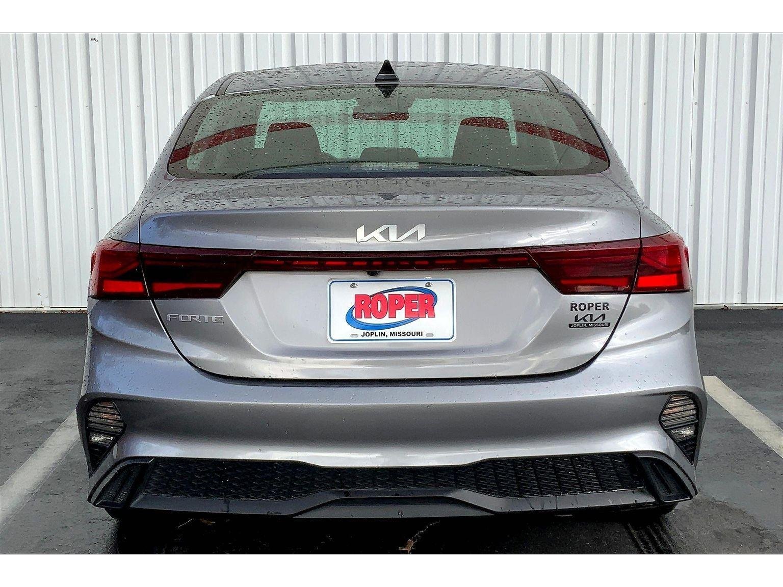 2023 Kia Forte LXS photo 4