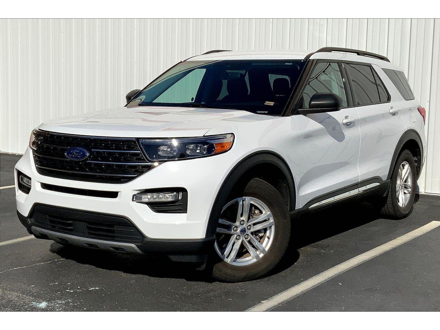 2023 Ford Explorer XLT's photo