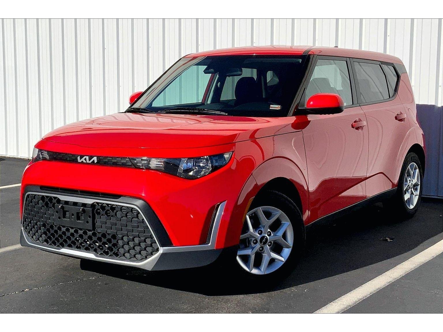 2024 Kia Soul LX's photo