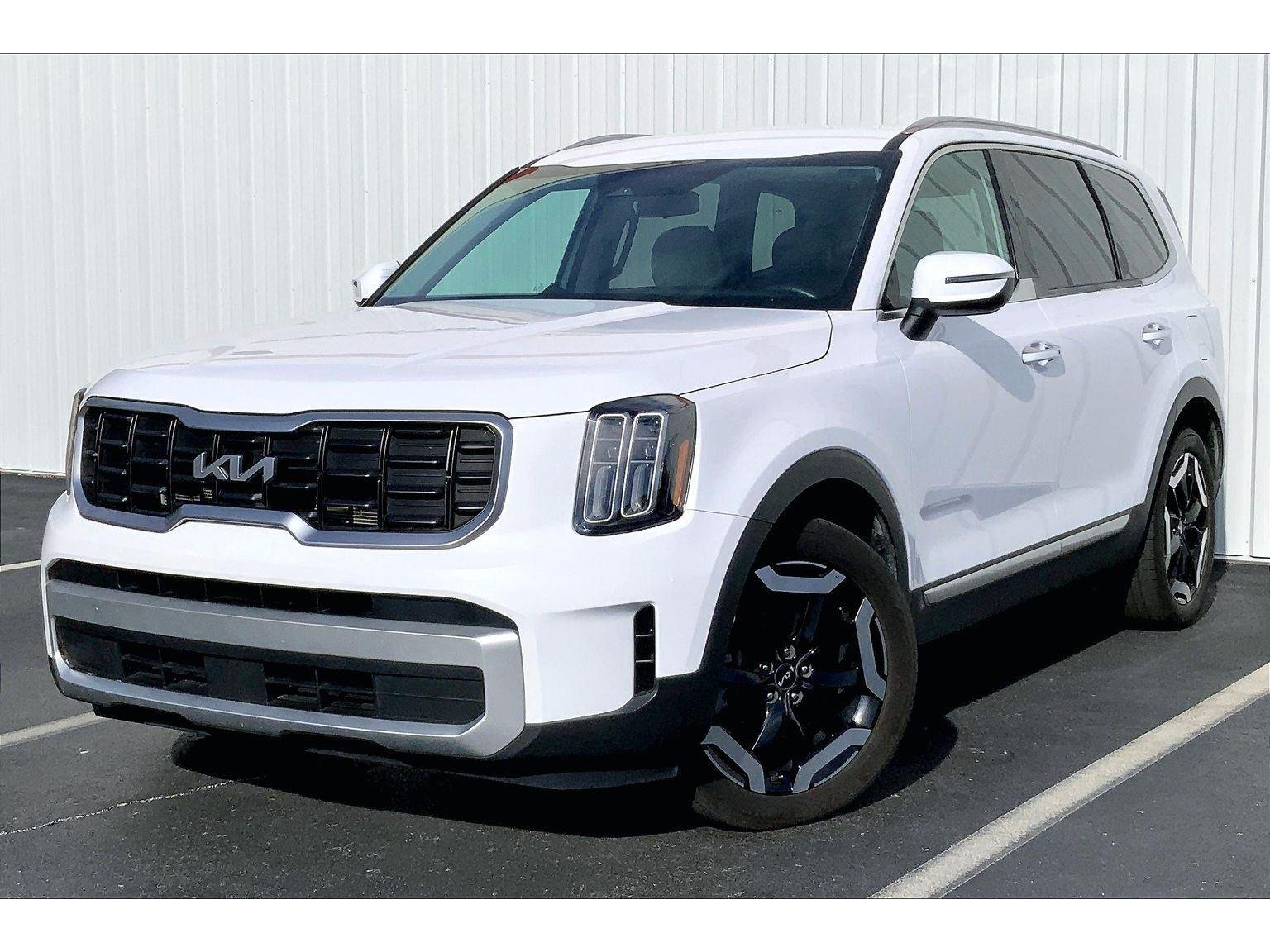 2024 Kia Telluride S's photo