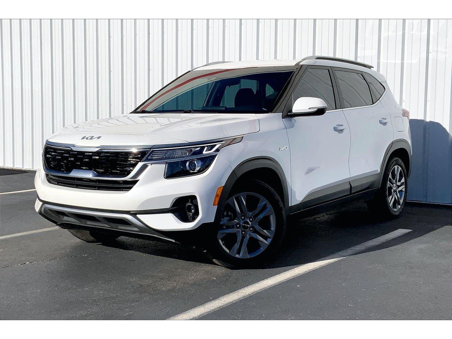 2023 Kia Seltos S's photo