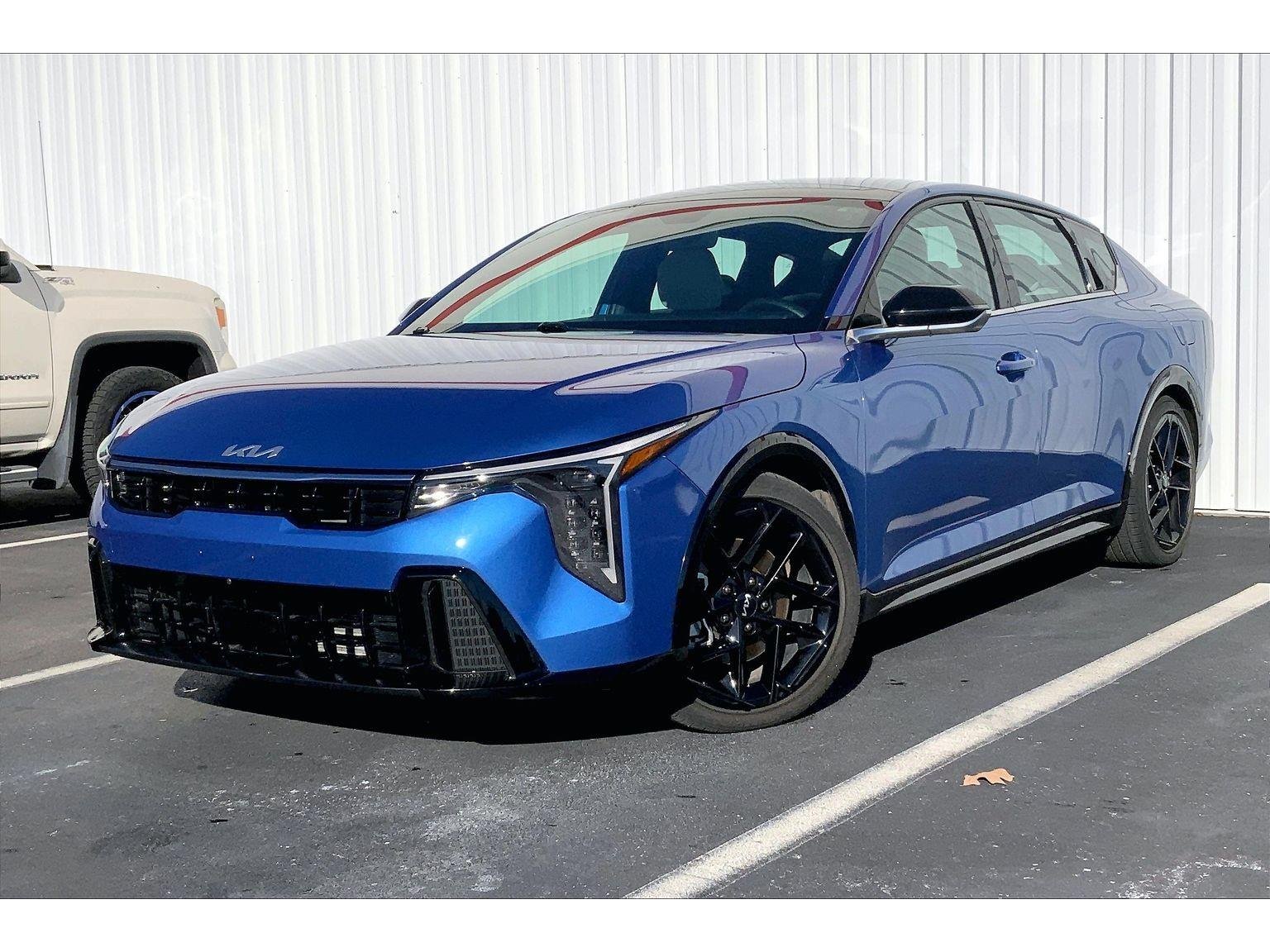 2025 Kia K4 GT-Line Turbo's photo