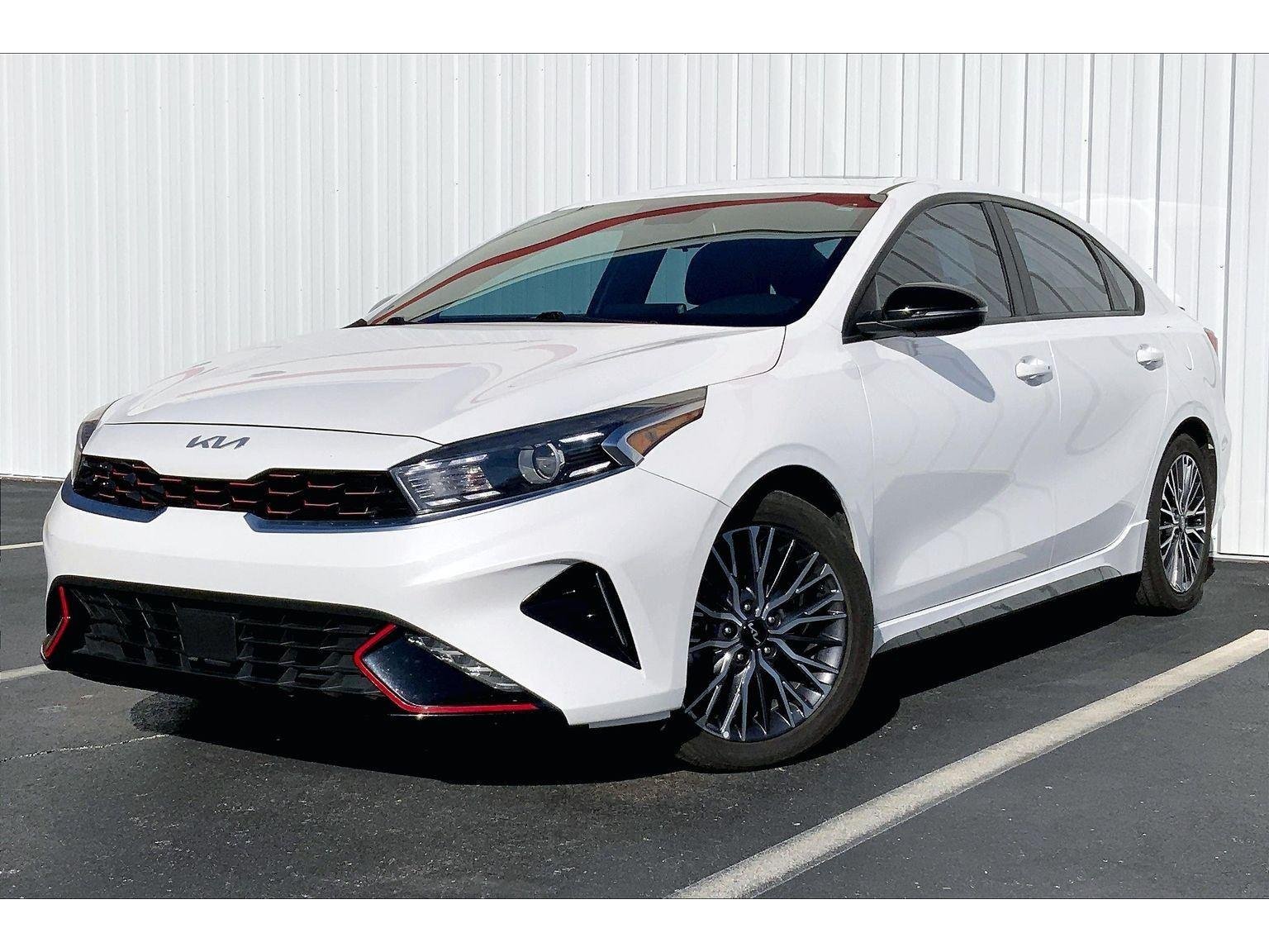 2022 Kia Forte GT-LINE's photo