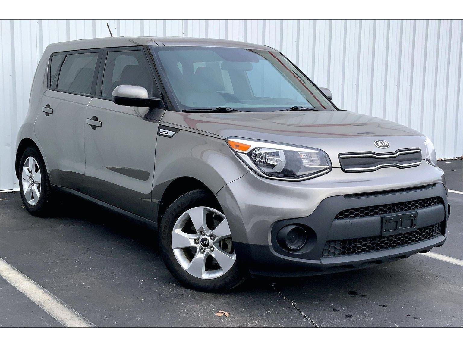 Used 2018 Kia Soul Base with VIN KNDJN2A28J7581337 for sale in Joplin, MO