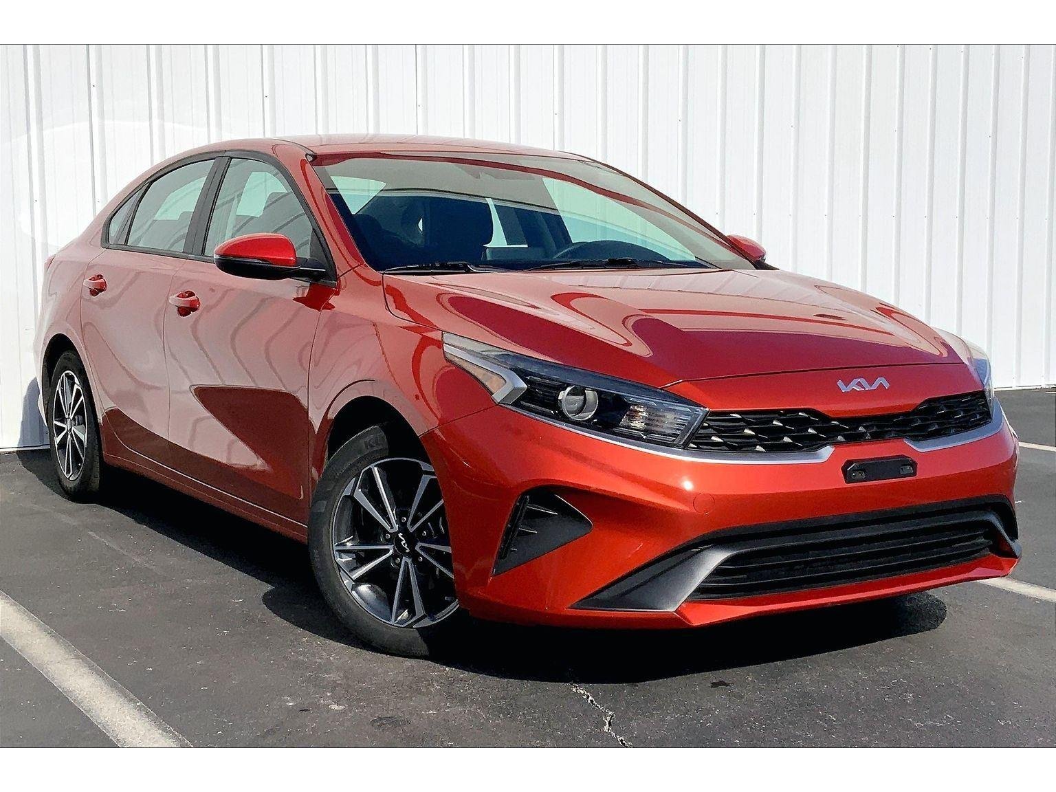 Used 2023 Kia Forte LXS with VIN 3KPF24AD8PE526777 for sale in Joplin, MO
