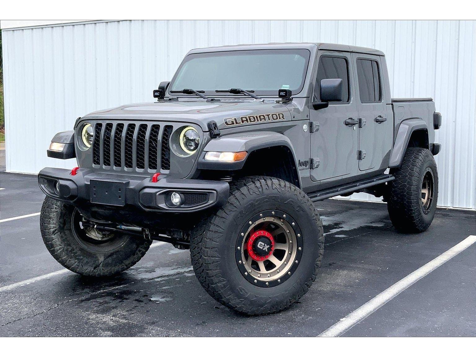 2020 Jeep Gladiator Sport S's photo