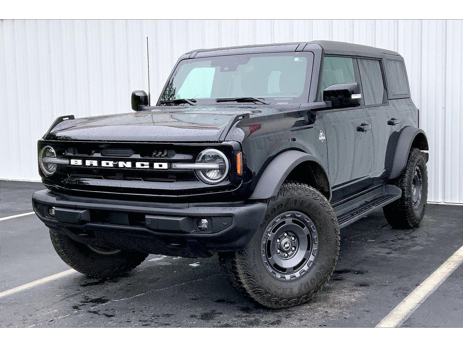 2025 Ford Bronco Outer Banks 4x4's photo