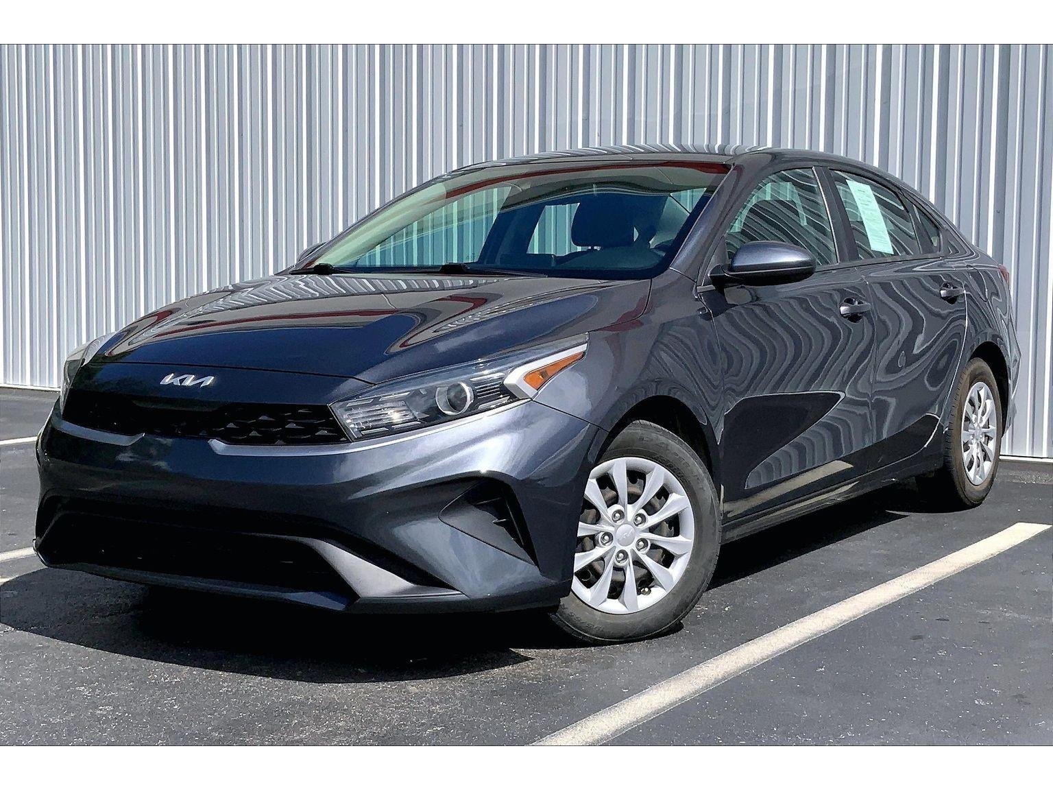 2022 Kia Forte FE AT's photo