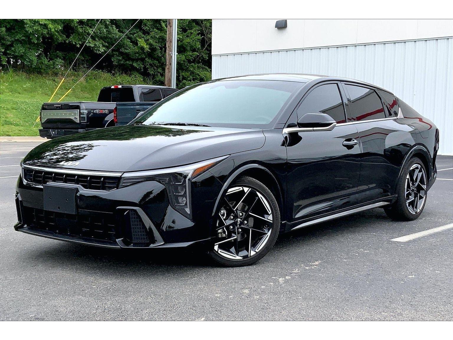 2025 Kia K4 GT-Line AT's photo
