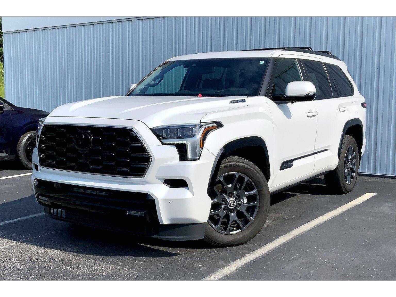 2024 Toyota Sequoia Platinum 4WD i-FORCE MAX Hybrid's photo