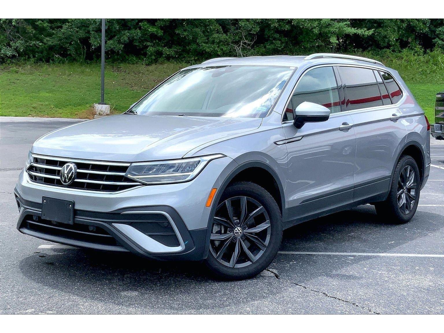 2024 Volkswagen Tiguan 2.0T SE 4Motion's photo