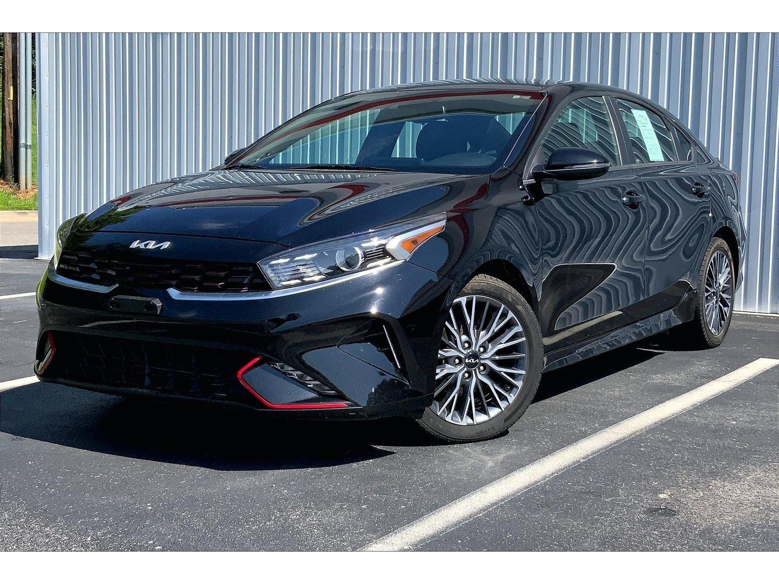 2023 Kia Forte GT-Line AT's photo