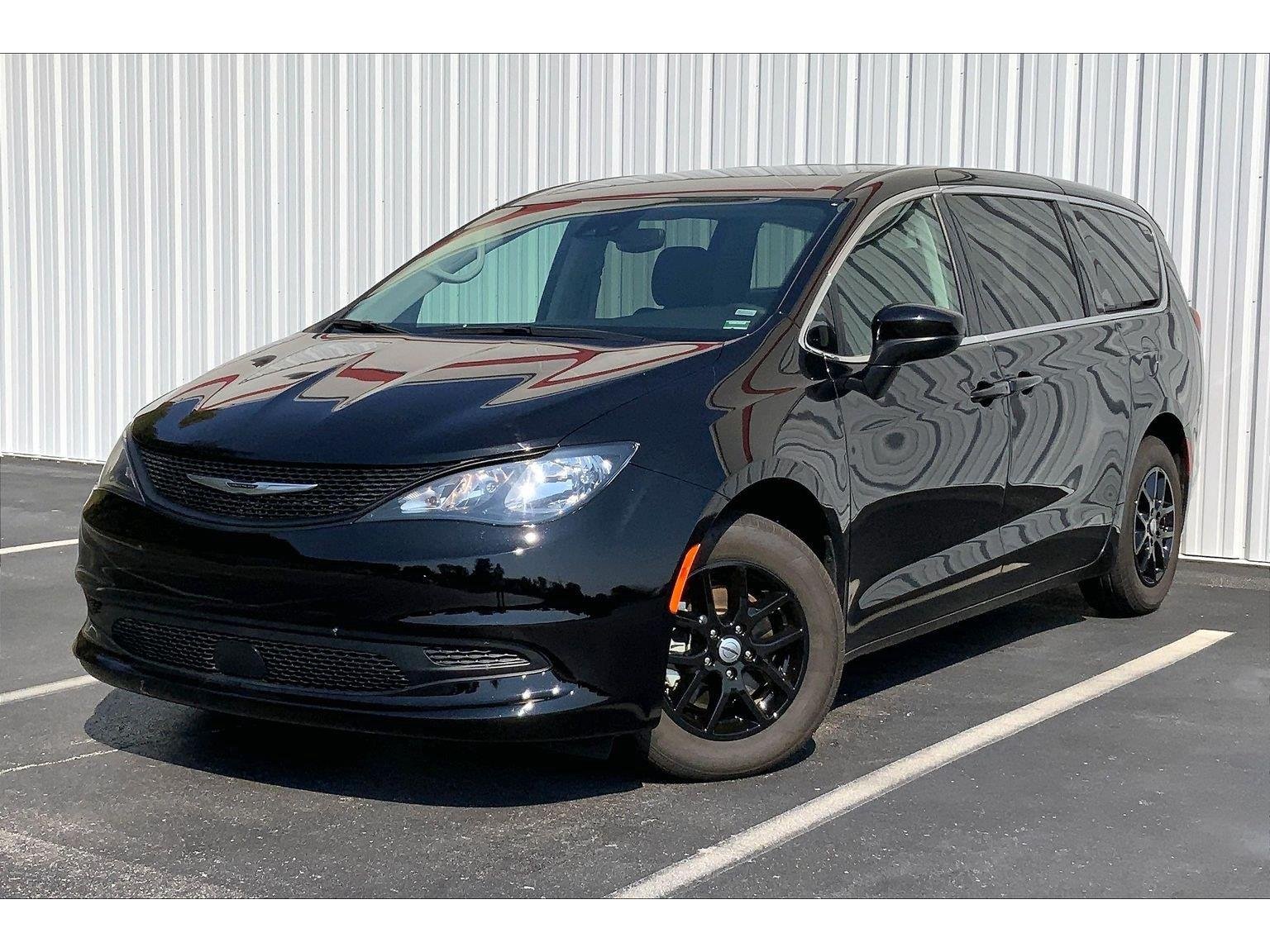 2024 Chrysler Voyager LX