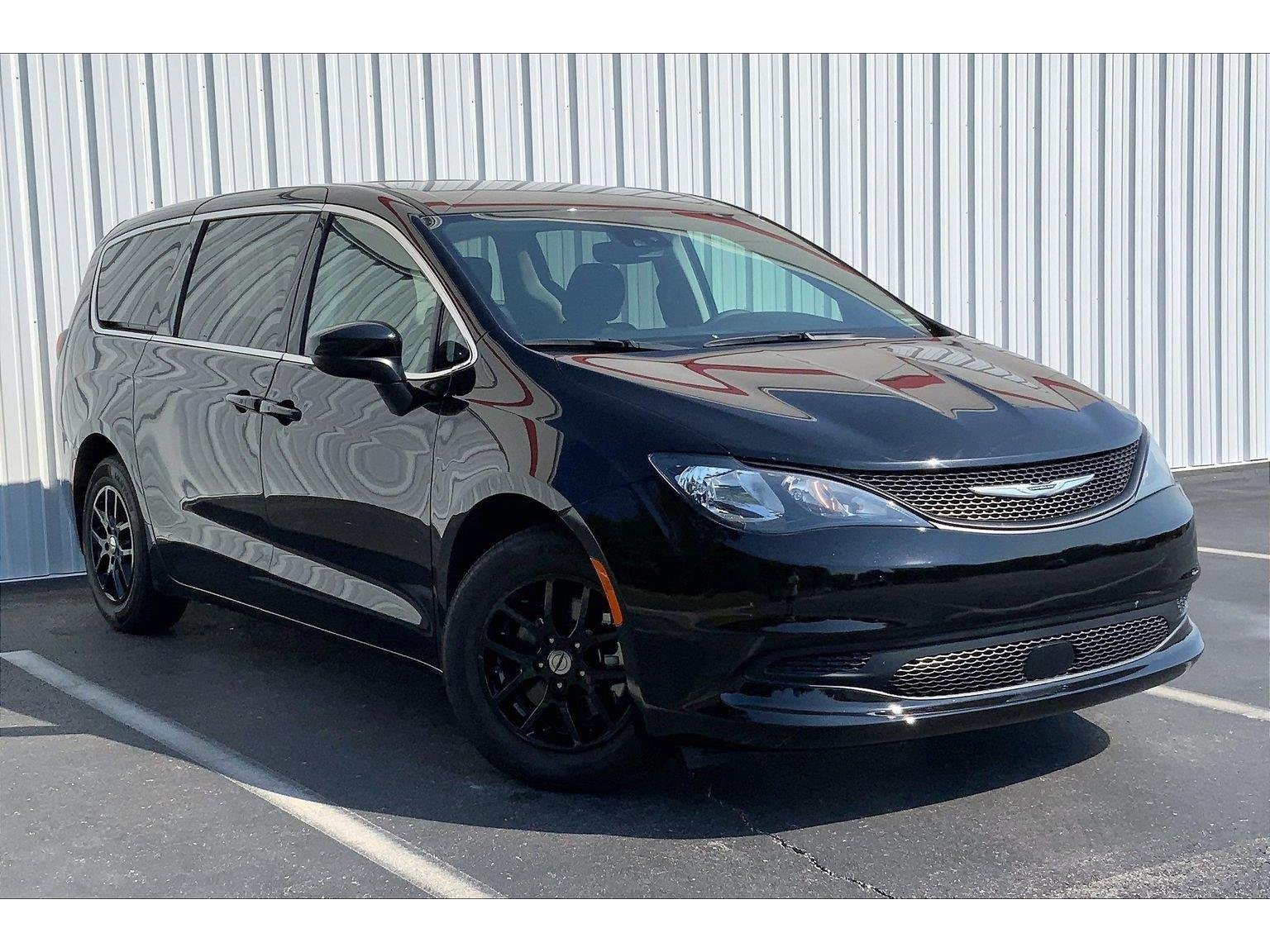 2024 Chrysler Voyager LX