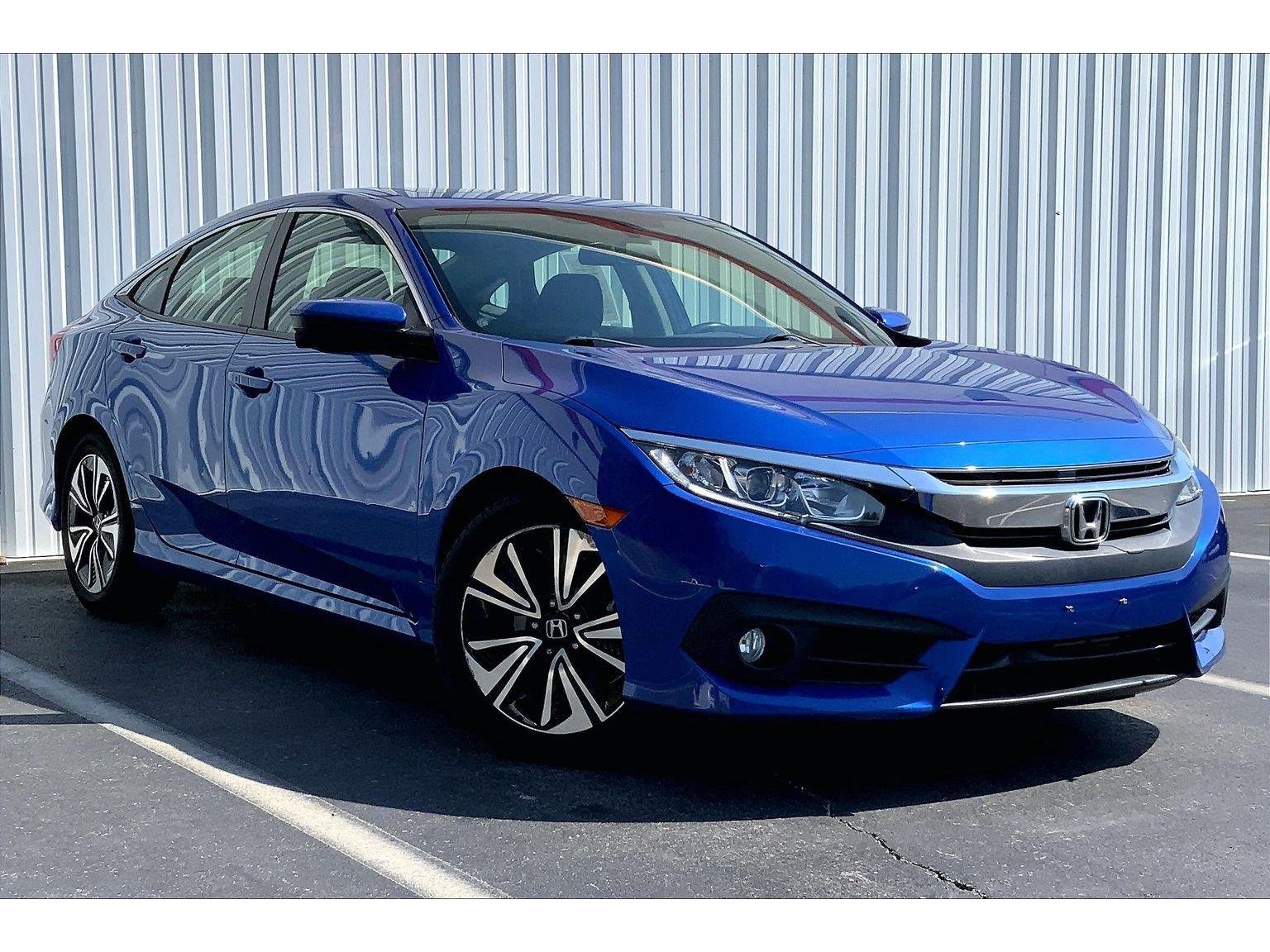 Used 2018 Honda Civic EX-T with VIN JHMFC1F35JX023824 for sale in Joplin, MO