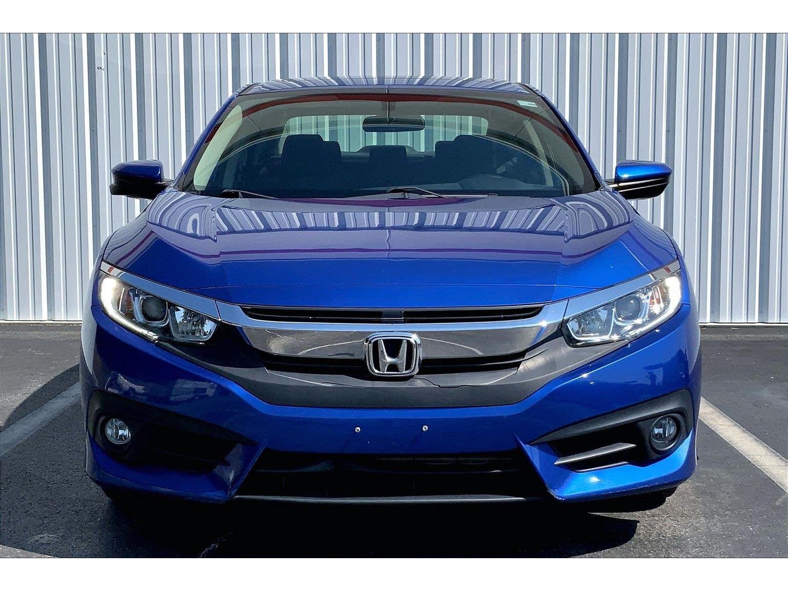 Used 2018 Honda Civic EX-T with VIN JHMFC1F35JX023824 for sale in Joplin, MO