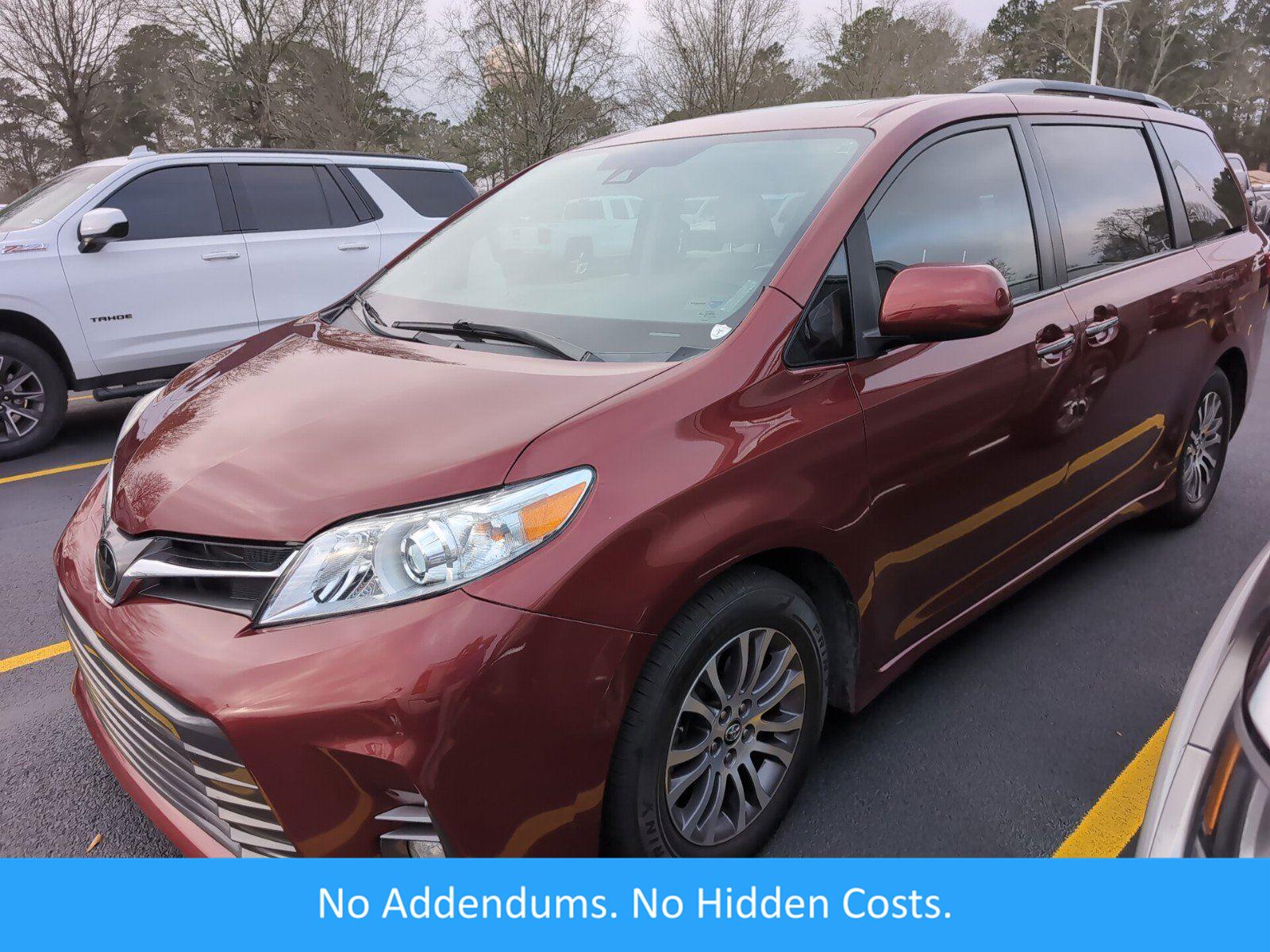 2020 Toyota Sienna XLE 8-Passenger (LG34836T) Main Image