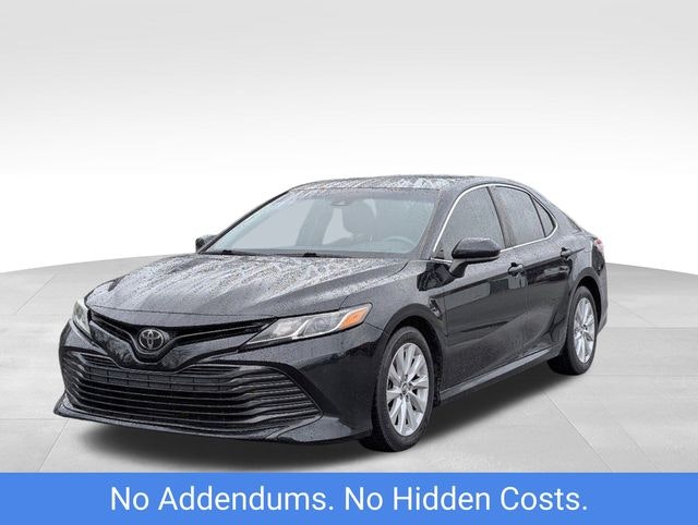 2018 Toyota Camry LE (LD33335T) Main Image