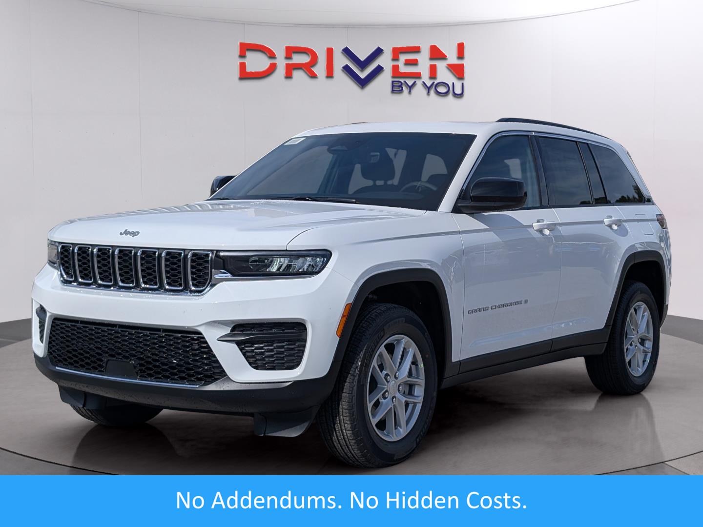 2025 Jeep Grand Cherokee Laredo (LD70146) Main Image