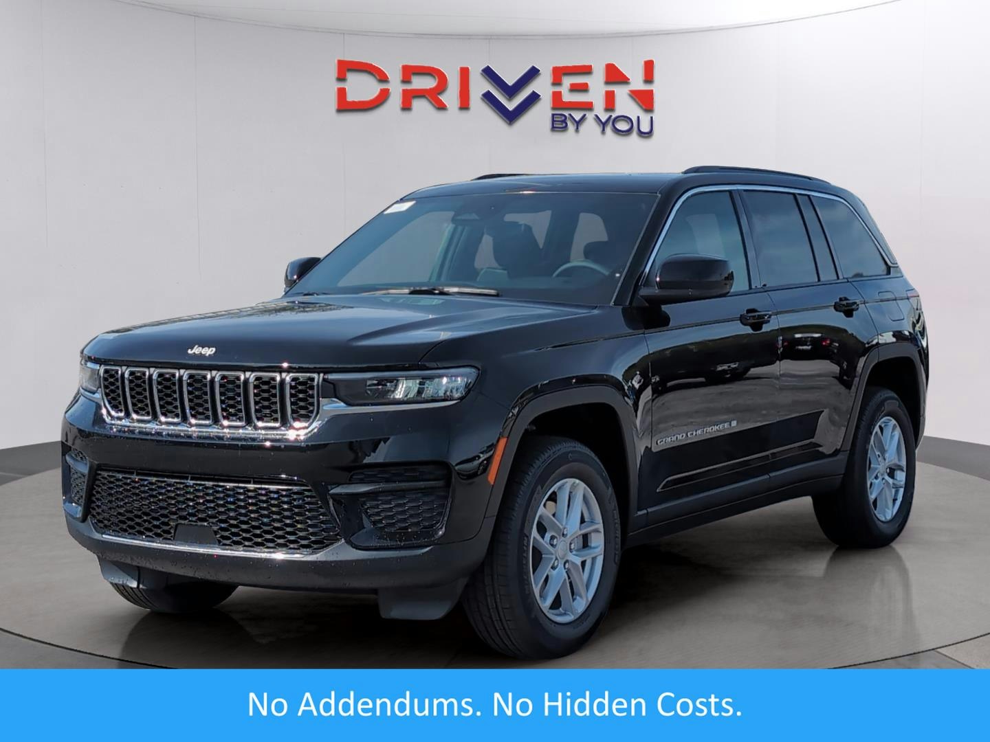 2025 Jeep Grand Cherokee Laredo (LD84993) Main Image