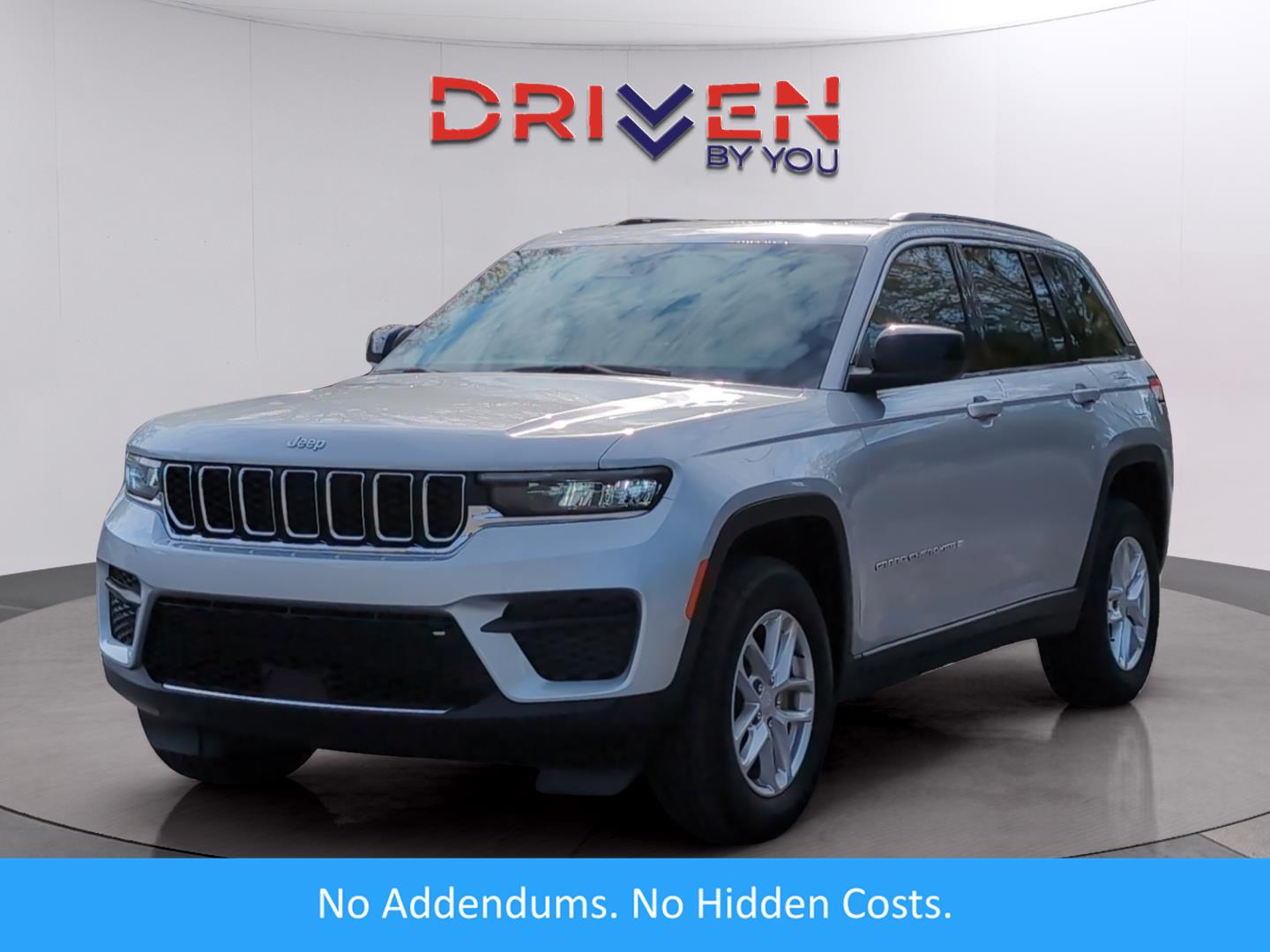 2025 Jeep Grand Cherokee Laredo X (LD17510) Main Image