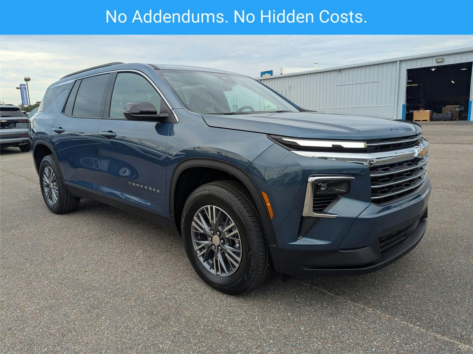 2026 Chevrolet Traverse FWD LT (HG30658) Main Image