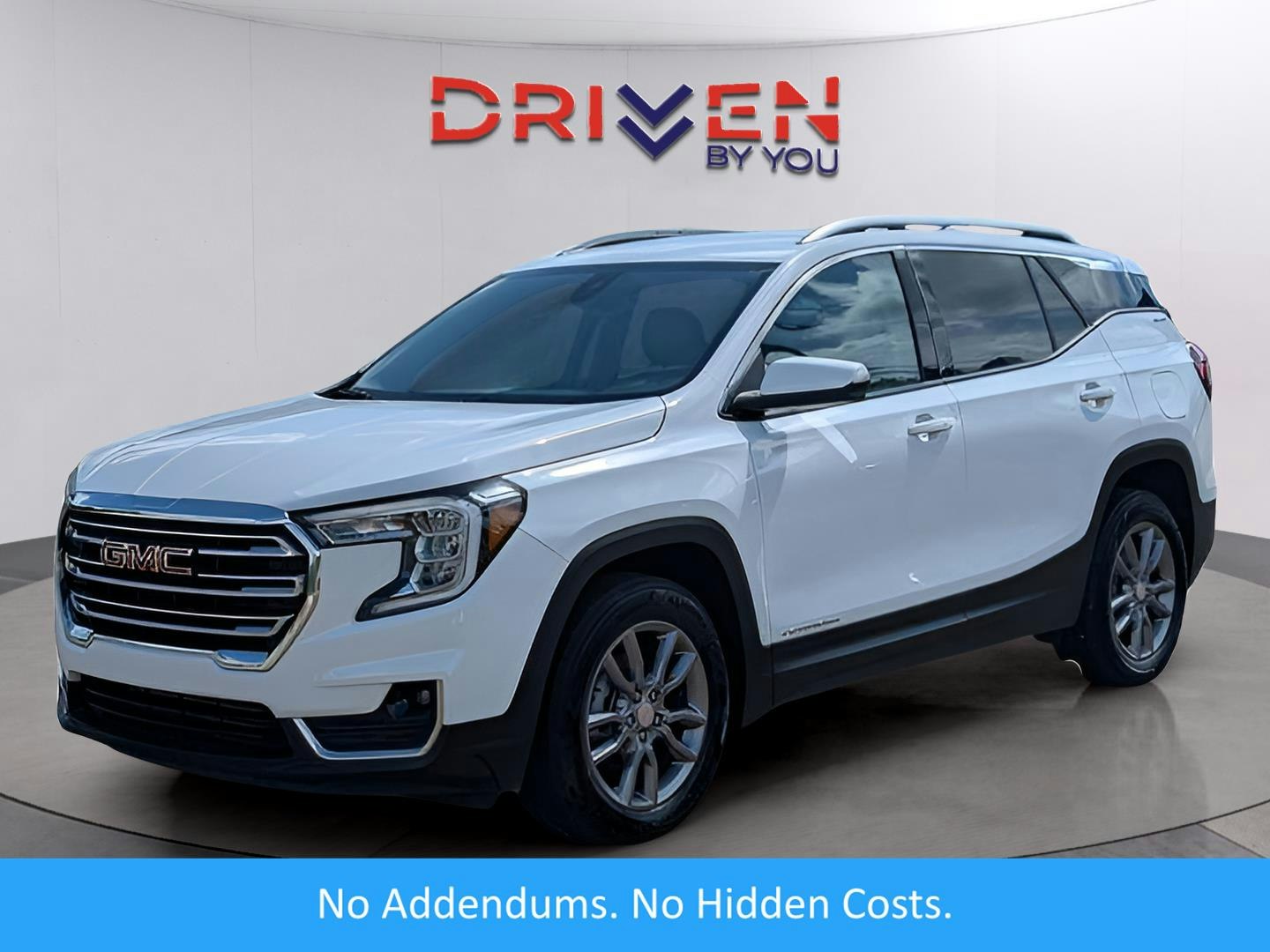 2024 GMC Terrain SLT (CG75697EAW) Main Image