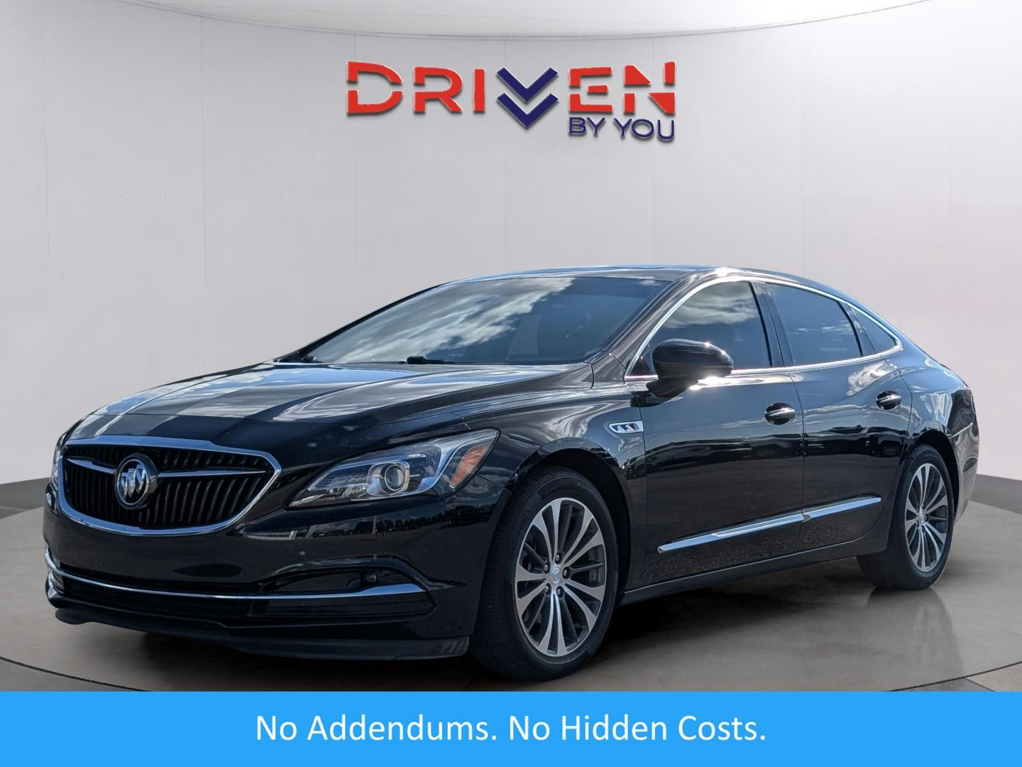 2018 Buick LaCrosse Essence (CG44390T) Main Image