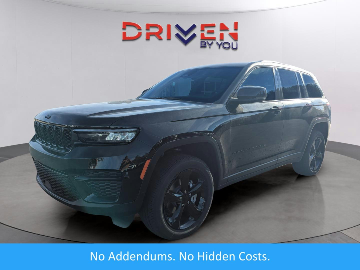 2025 Jeep Grand Cherokee Laredo (CD63608) Main Image