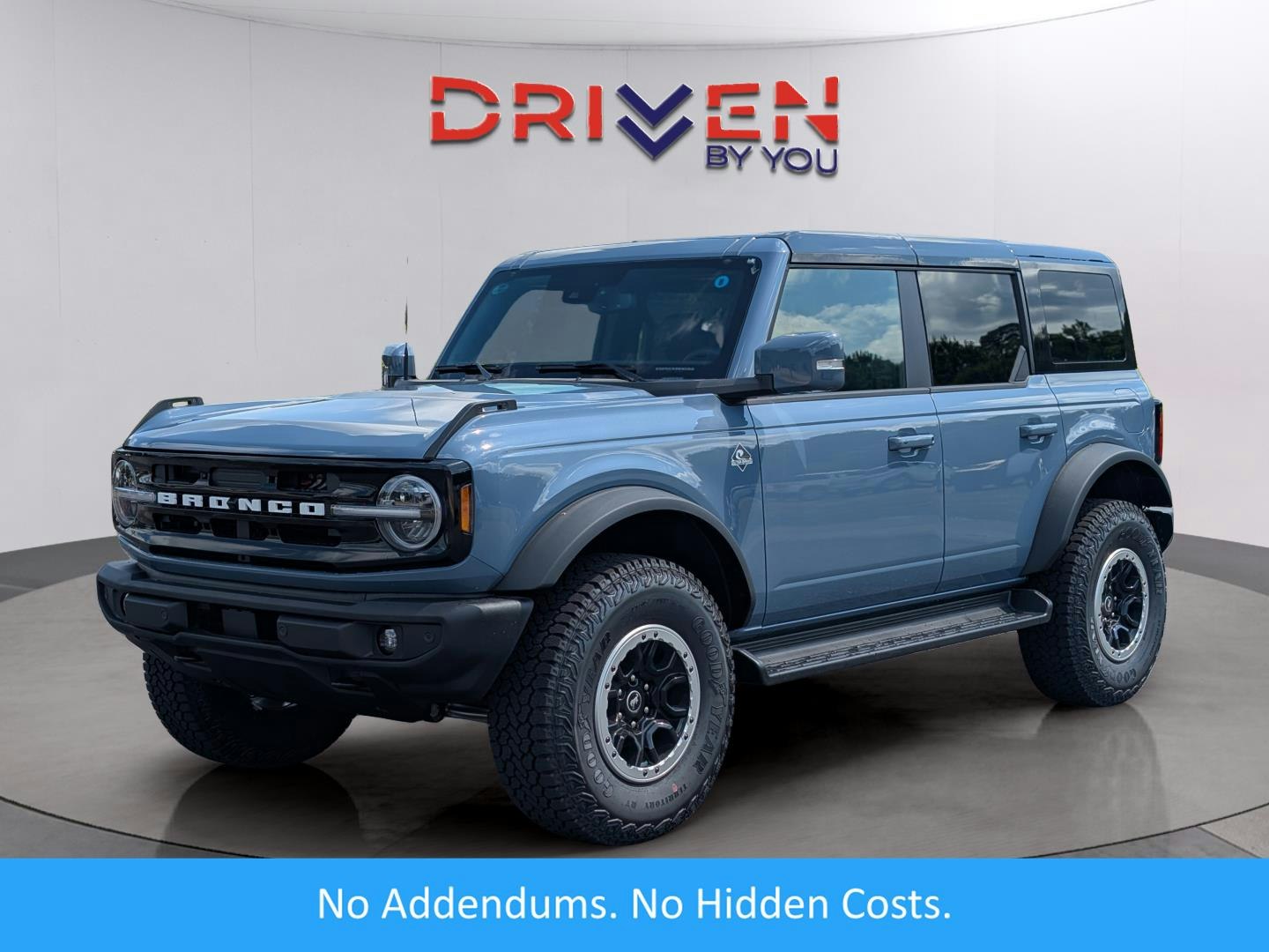 2025 Ford Bronco Outer Banks (CF11486) Main Image