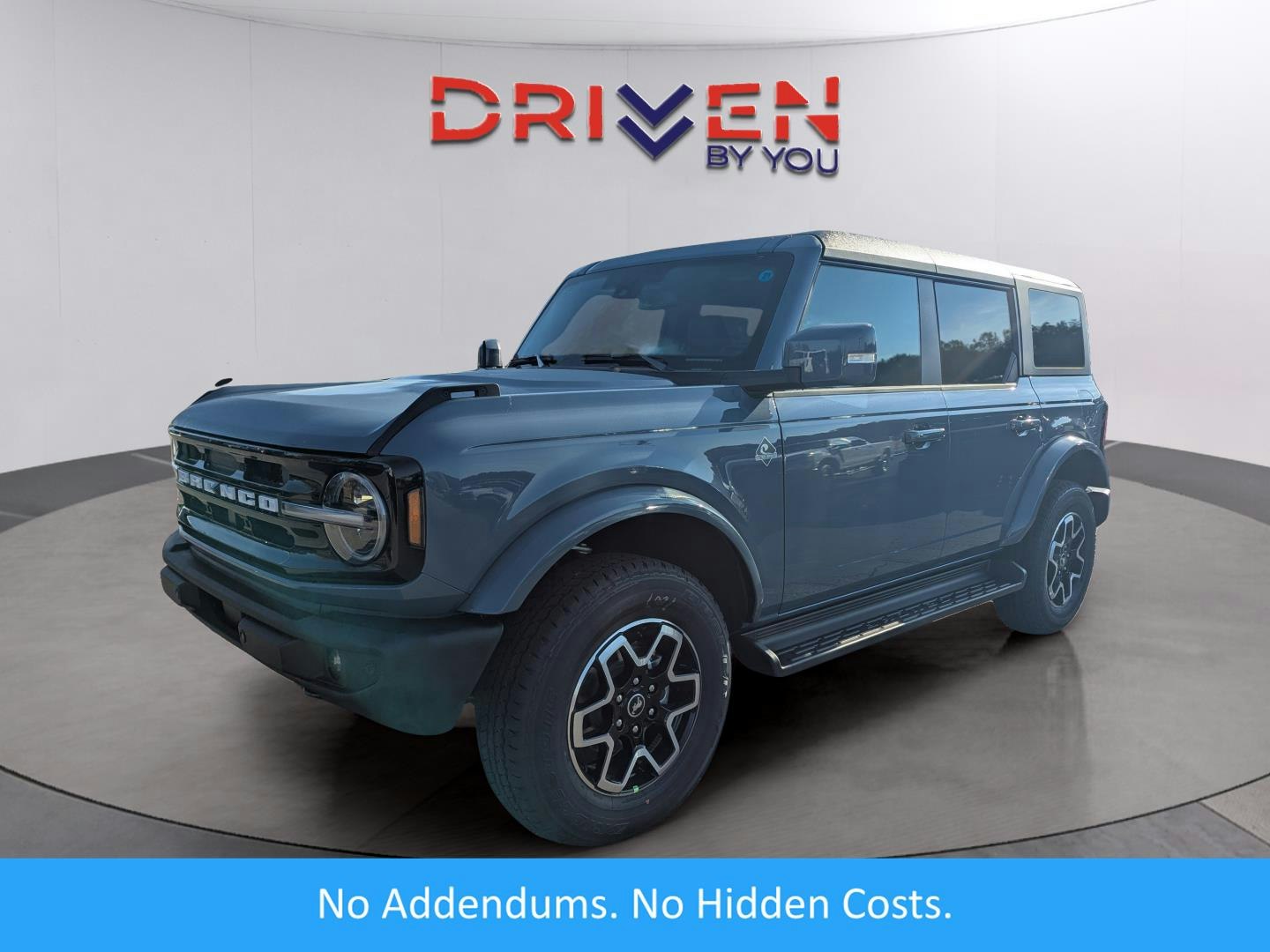 2025 Ford Bronco Outer Banks (CF53668) Main Image