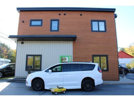 2022 Chrysler Pacifica Touring 