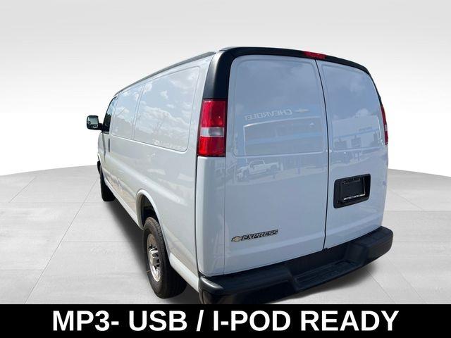 2025 Chevrolet Express 2500 Work Cargo Van photo 2