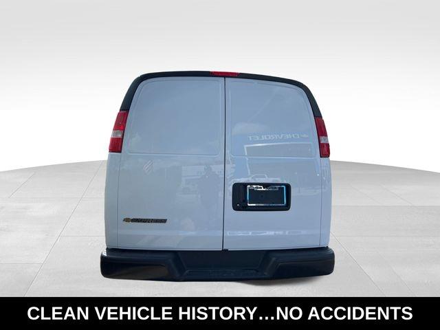 2025 Chevrolet Express 2500 Work Cargo Van photo 3