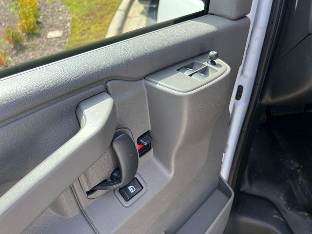 2025 Chevrolet Express 2500 Work Cargo Van photo 10