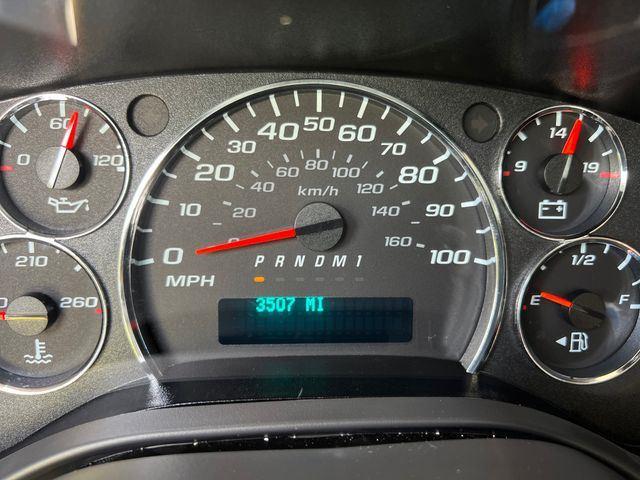 2025 Chevrolet Express 2500 Work Cargo Van photo 15