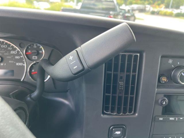 2025 Chevrolet Express 2500 Work Cargo Van photo 19