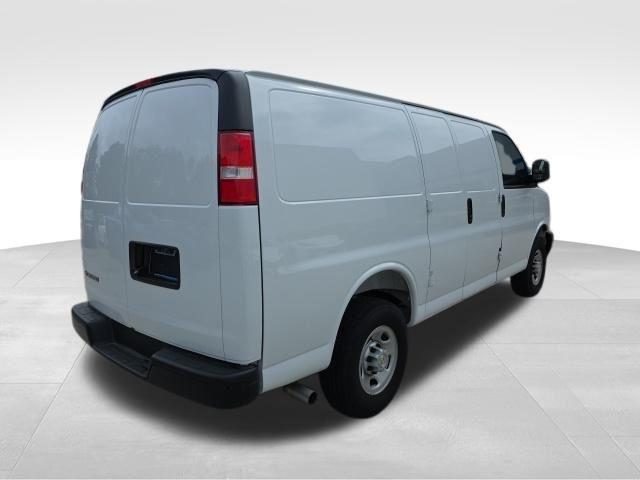 2025 Chevrolet Express 2500 Work Cargo Van photo 25