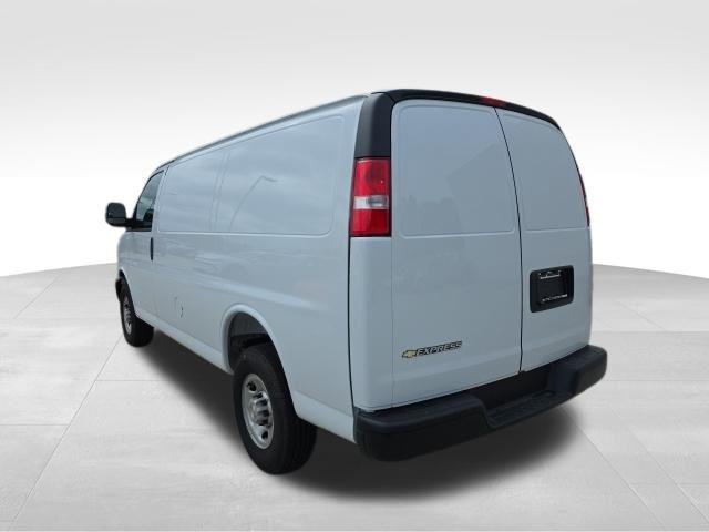 2025 Chevrolet Express 2500 Work Cargo Van photo 27