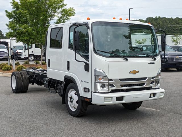 2025 Chevrolet Silverado 4500HD photo 3
