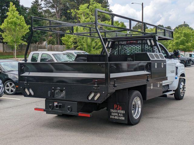 2023 Chevrolet Silverado 5500HD Work Truck photo 3