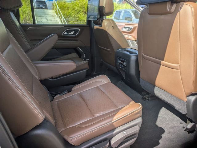 2021 Chevrolet Suburban High Country photo 23