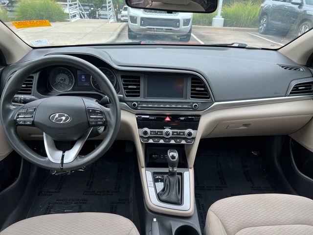 2020 Hyundai Elantra SEL photo 12