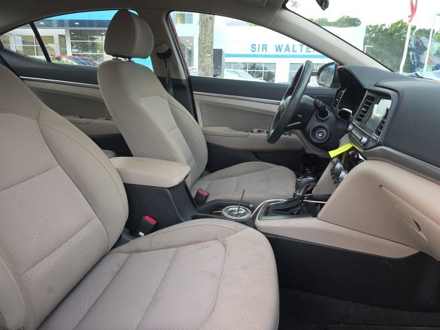2020 Hyundai Elantra SEL photo 32