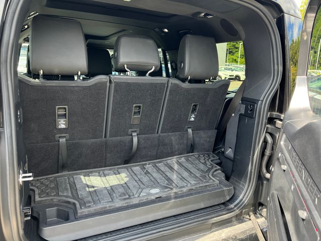 2024 Land Rover Defender 130 X-Dynamic SE photo 16