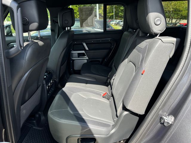2024 Land Rover Defender 130 X-Dynamic SE photo 18
