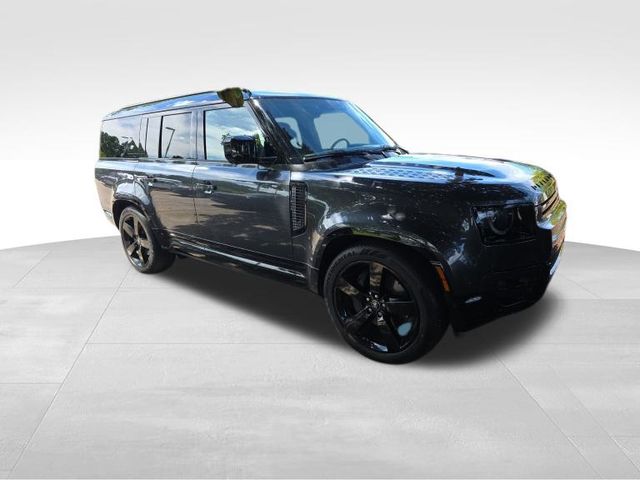 2024 Land Rover Defender 130 X-Dynamic SE photo 24