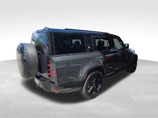 2024 Land Rover Defender 130 X-Dynamic SE photo 25