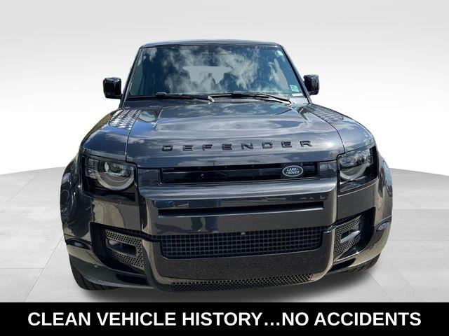 2024 Land Rover Defender X-Dynamic SE photo 3